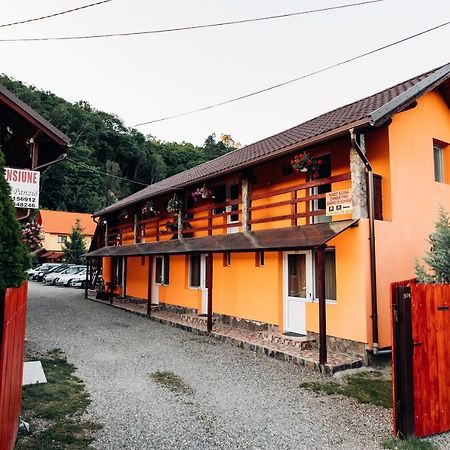 Iris Panzio Hotell Praid Exteriör bild