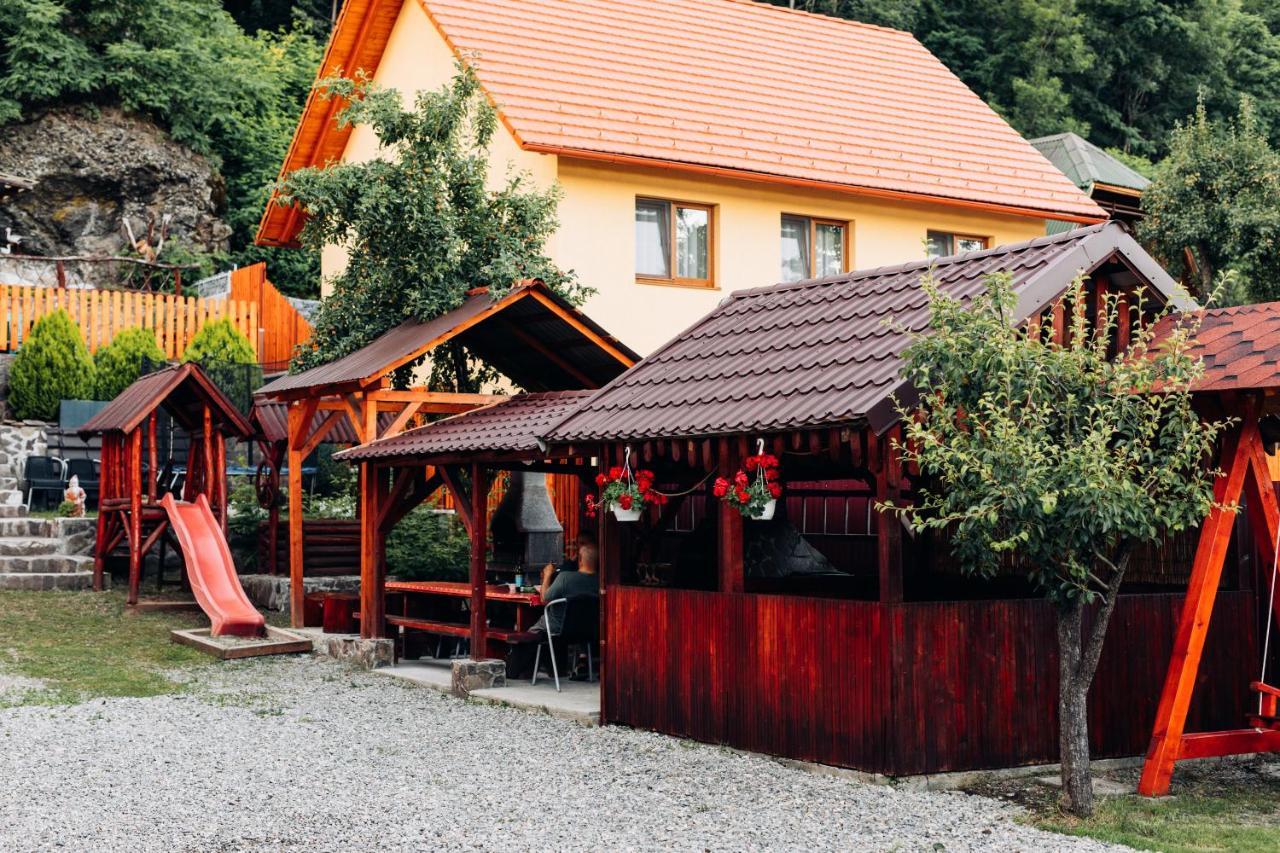 Iris Panzio Hotell Praid Exteriör bild